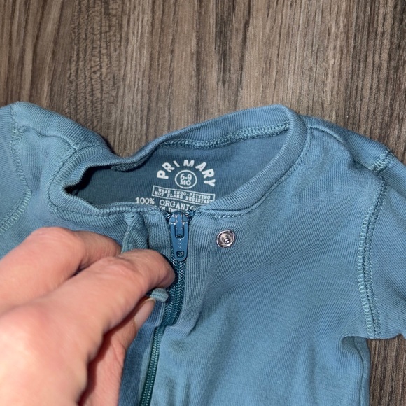 Bundle of 6-9 month footies. 4 items - Picture 7 of 9